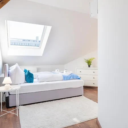 Greentreehomes - Penthouse Weide - Zentral - Privatparkplatz - Familienfreundlich Apartamento Bamberg