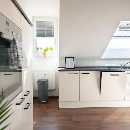 Greentreehomes - Penthouse Weide - Zentral - Privatparkplatz - Familienfreundlich