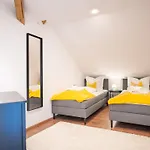 Greentreehomes - Penthouse Willow דירה