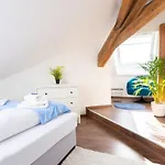 Greentreehomes - Penthouse Willow דירה באמברג