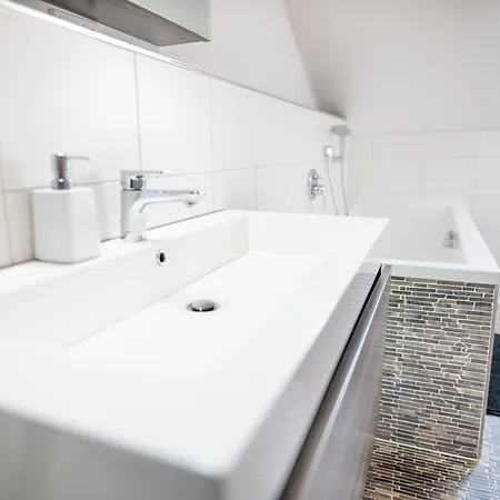 Greentreehomes - Penthouse Weide - Zentral - Privatparkplatz - Familienfreundlich 公寓