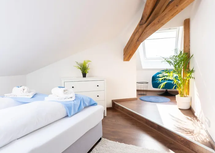 Greentreehomes - Penthouse Willow Apartment Bamberg